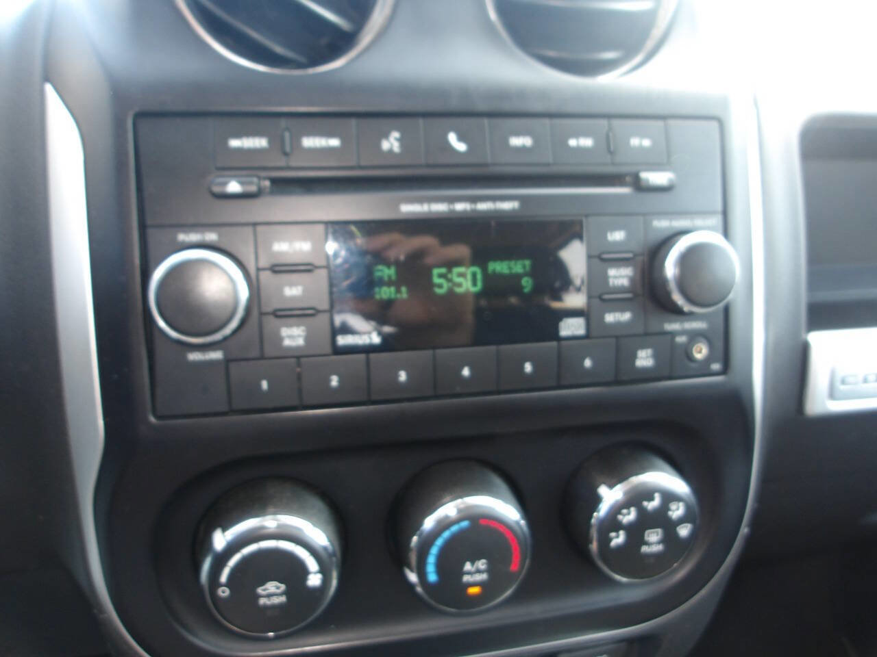 Used 2016 Jeep Compass Latitude image 15