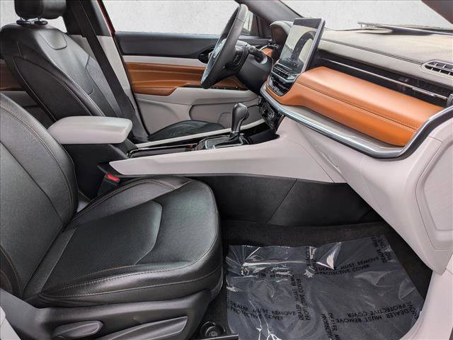 Used 2023 Jeep Compass Limited image 21