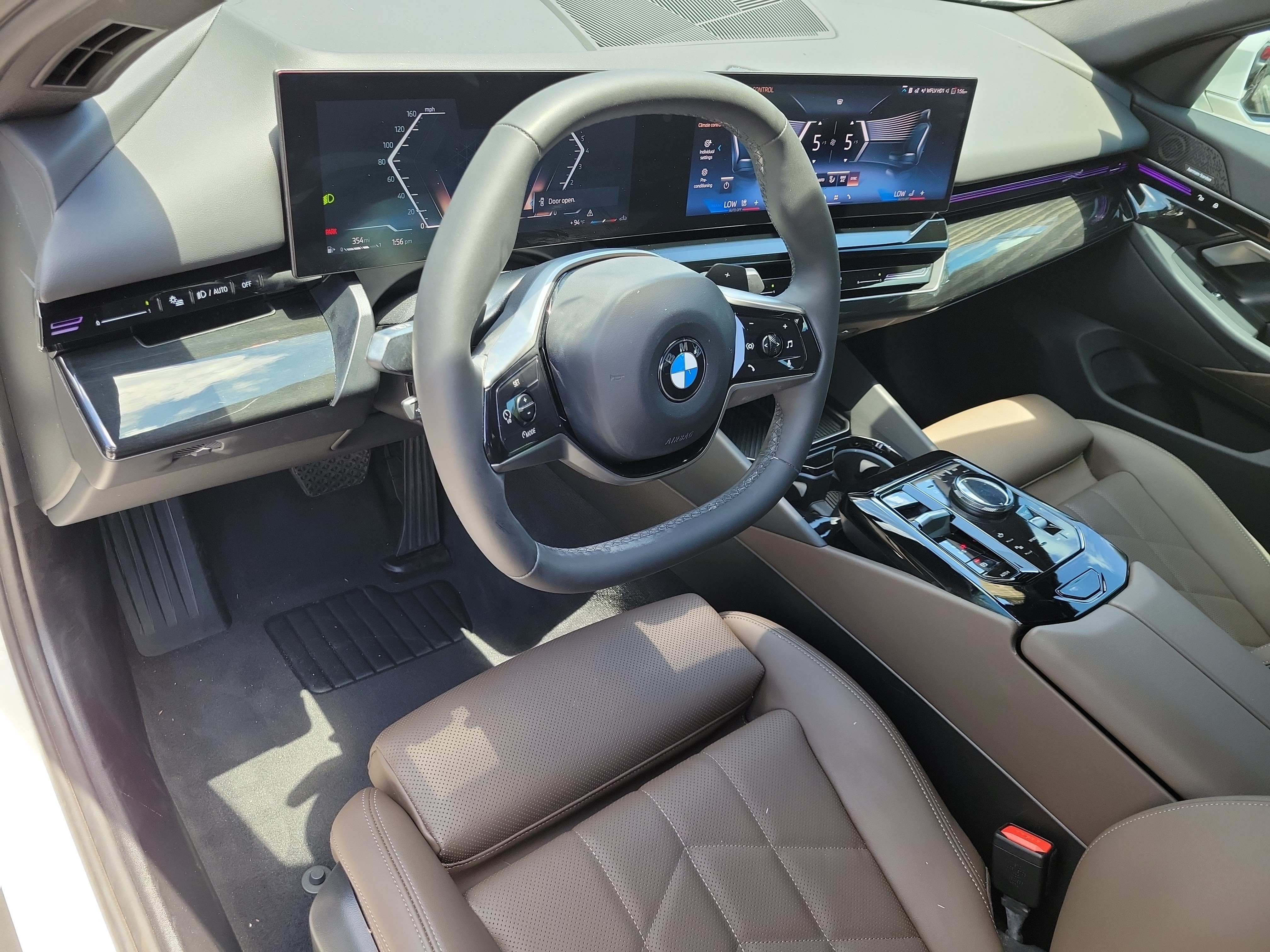 Used 2024 BMW 530i w/ Convenience Package RWD image 32