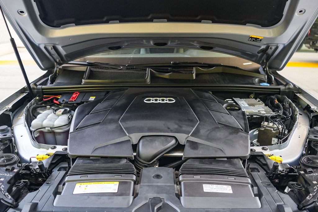 Used 2020 Audi Q7 3.0T Premium Plus w/ Premium Plus Package AWD/4WD image 26