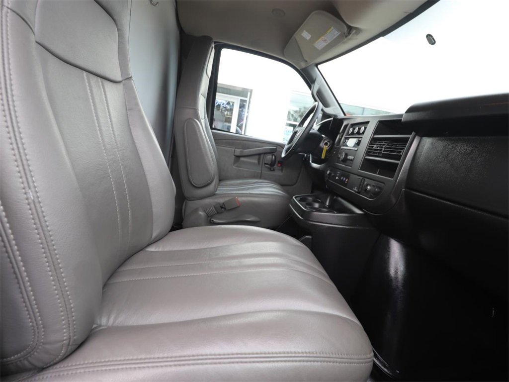 Used 2022 GMC Savana 3500 Work Van w/ Power Convenience Package image 17