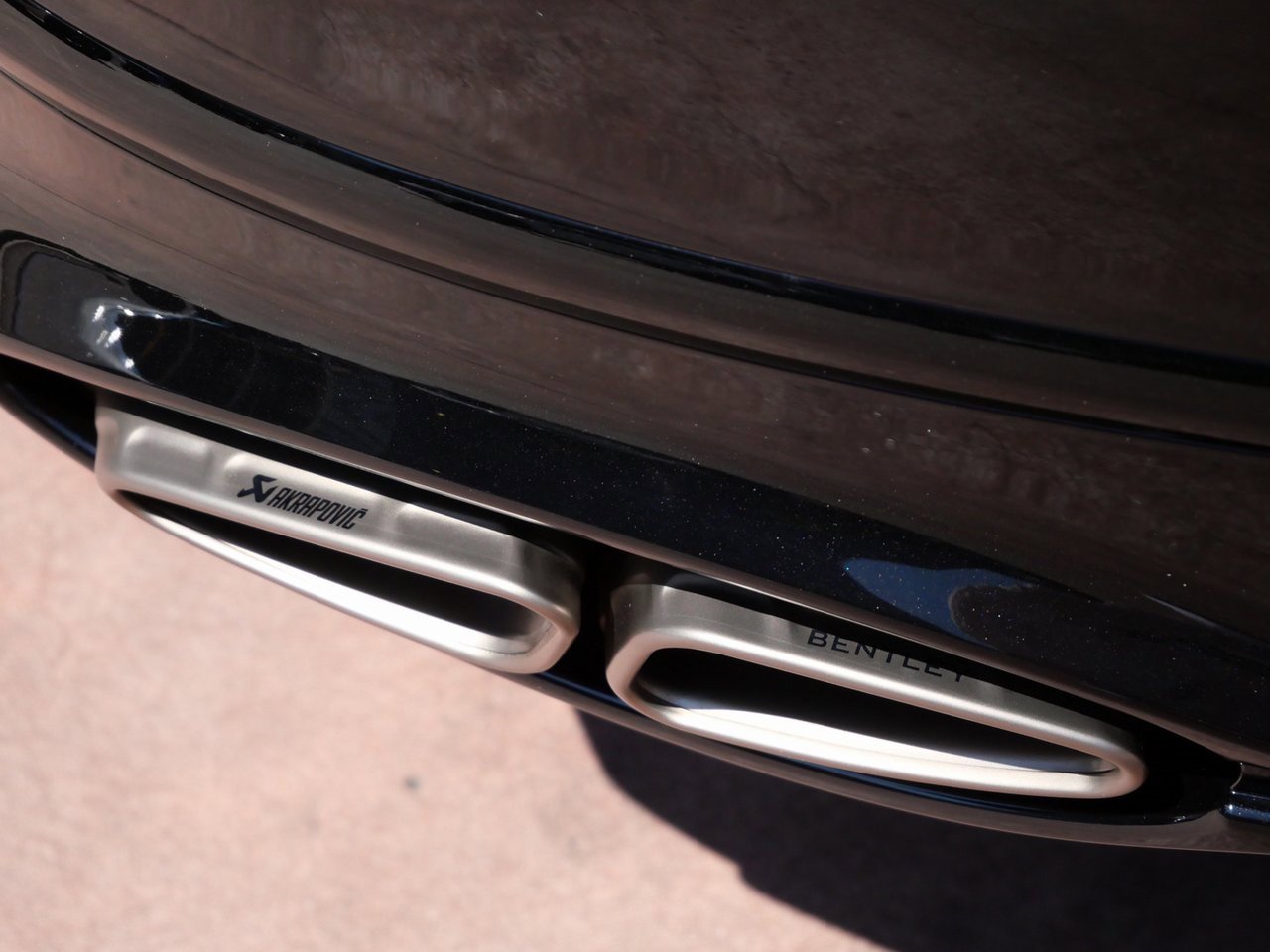 New 2025 Bentley Flying Spur Plug-In Hybrid image 9