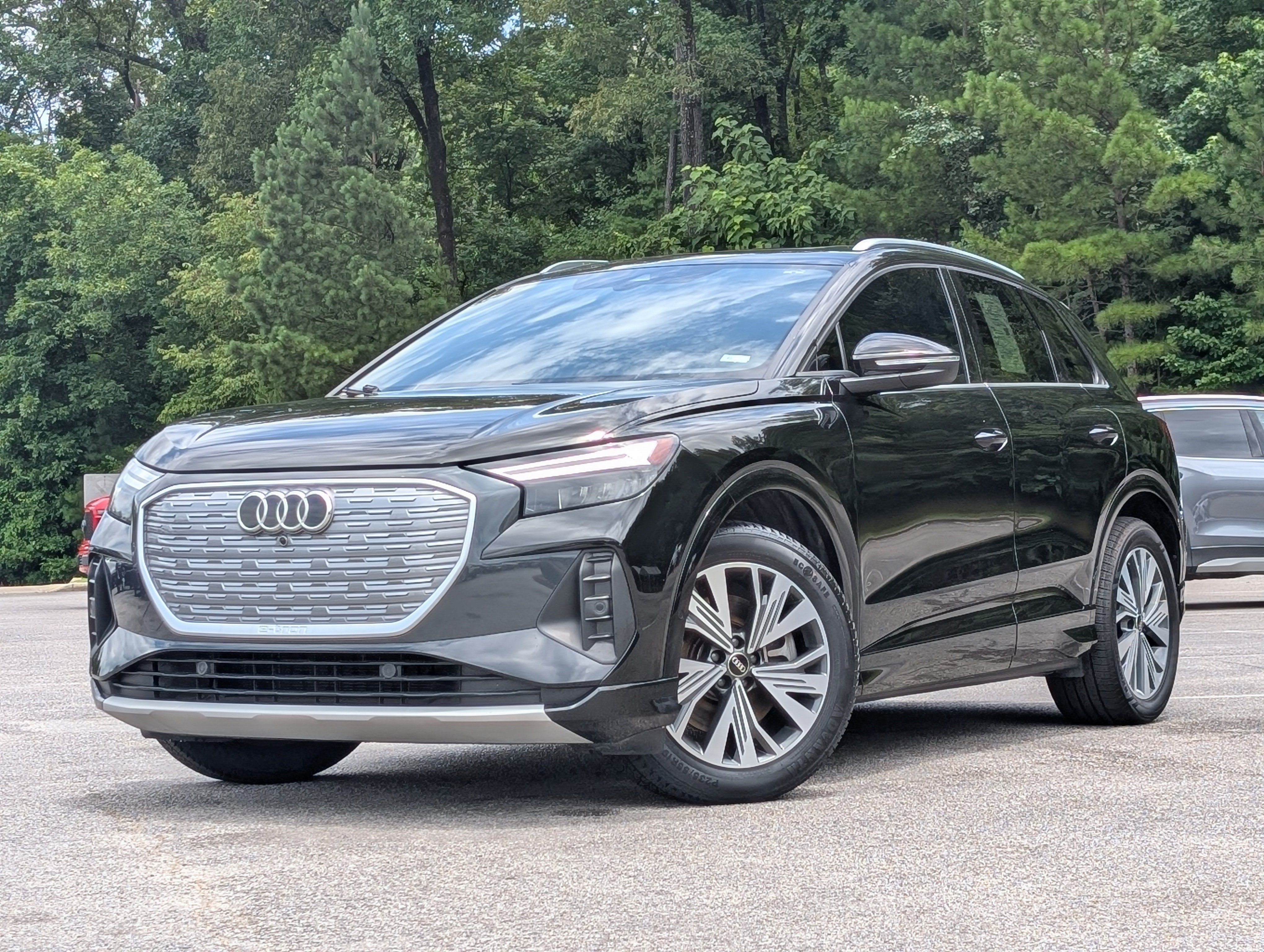 Used 2023 Audi Q4 e-tron Premium Plus w/ Premium Plus RWD image 4