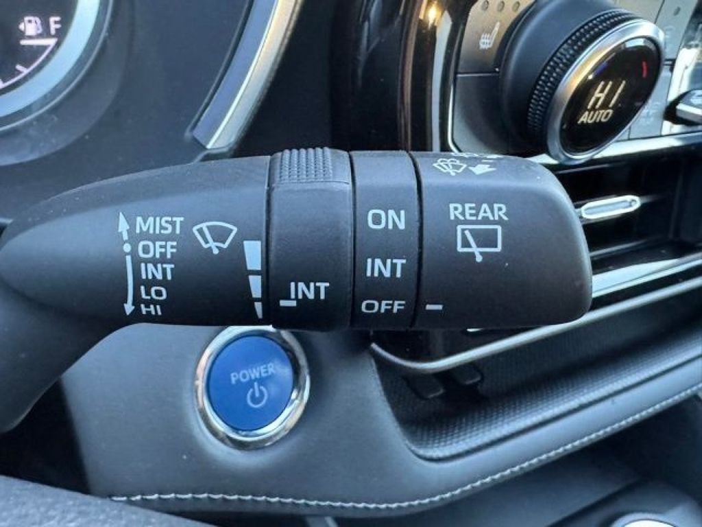 Used 2022 Toyota Highlander XLE AWD/4WD image 32