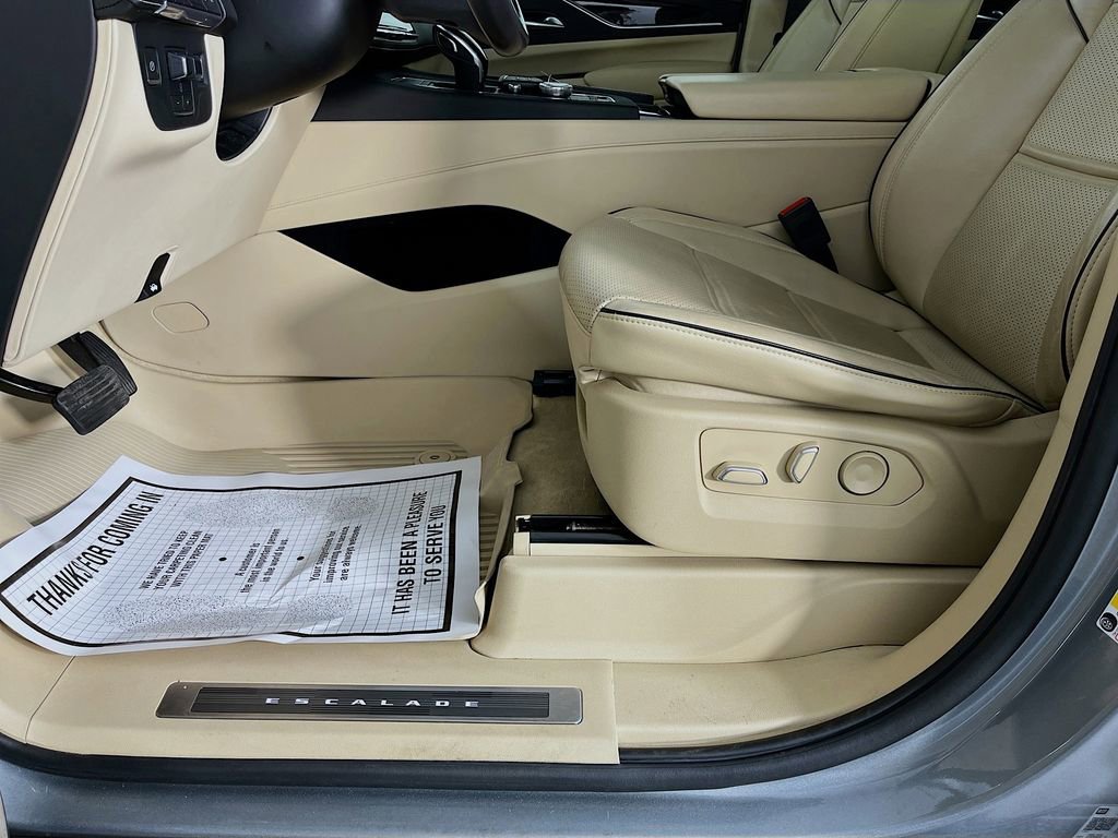 Used 2023 Cadillac Escalade Premium Luxury w/ Performance Package image 31