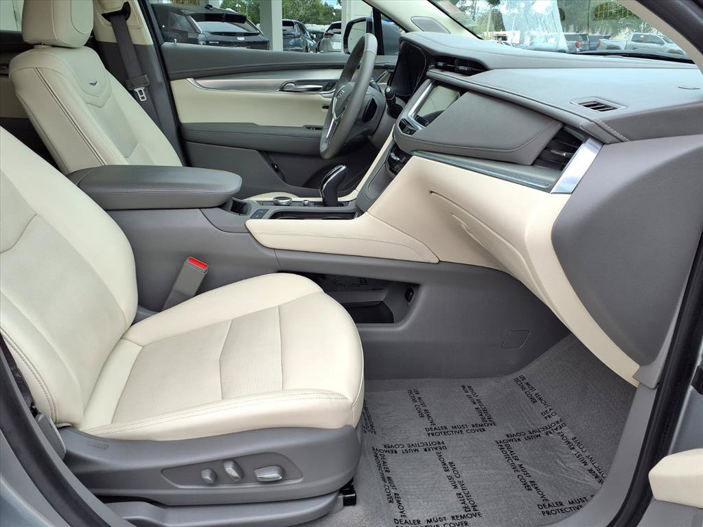 Used 2023 Cadillac XT5 Premium Luxury FWD image 9