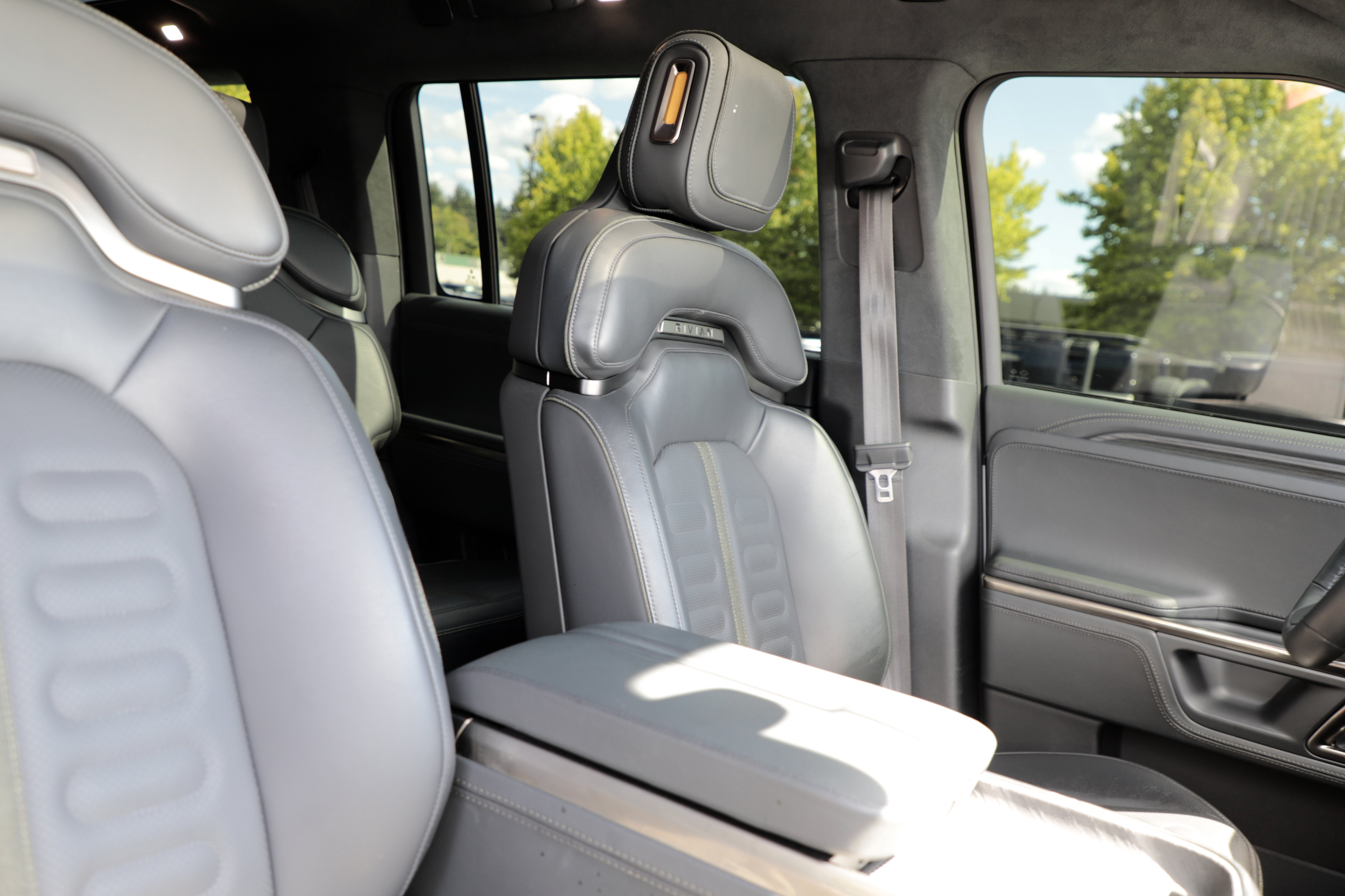Used 2024 Rivian R1S Adventure AWD/4WD image 9