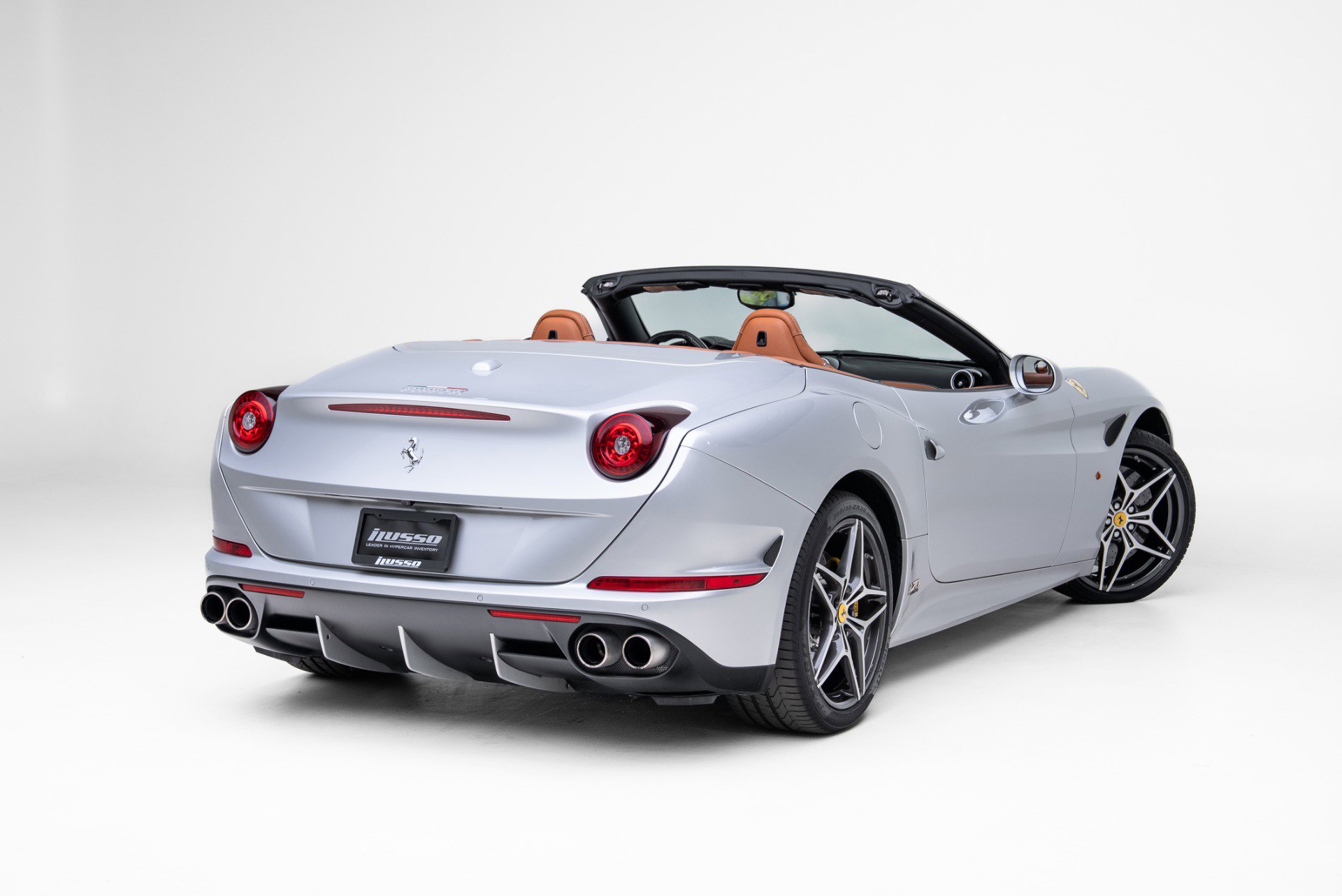Used 2016 Ferrari California T image 25