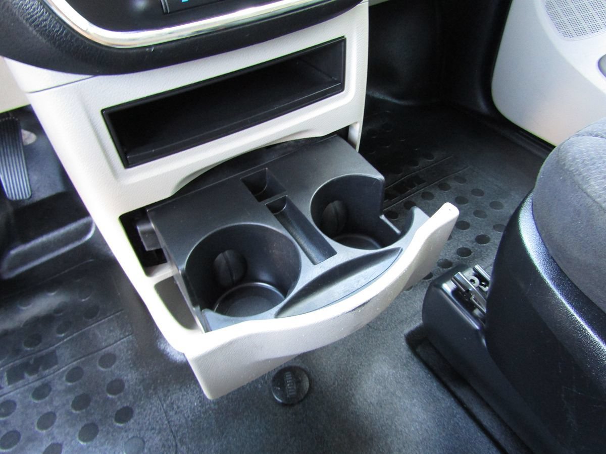 Used 2013 RAM C/V Tradesman FWD image 16