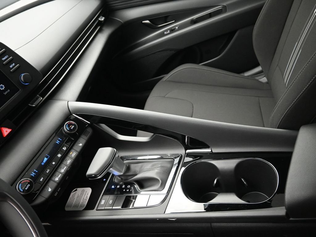 New 2026 Hyundai Elantra SEL Sport Premium FWD image 19