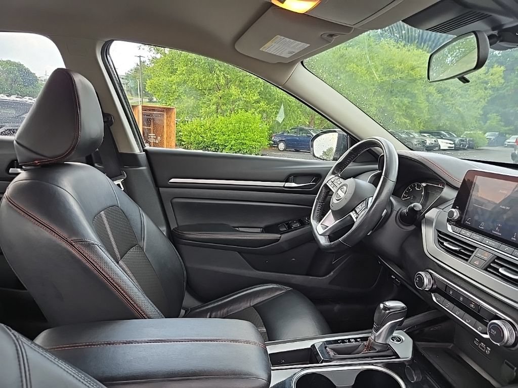 Used 2024 Nissan Altima 2.5 SR FWD image 36