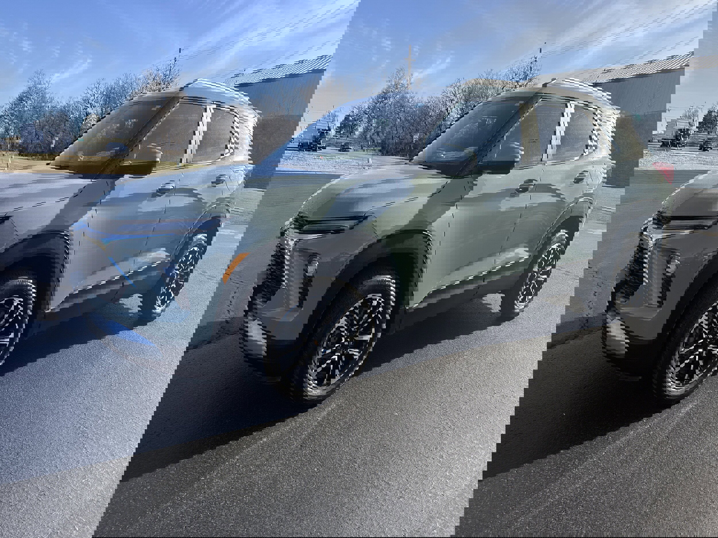 Used 2025 Chevrolet TrailBlazer LT image 2