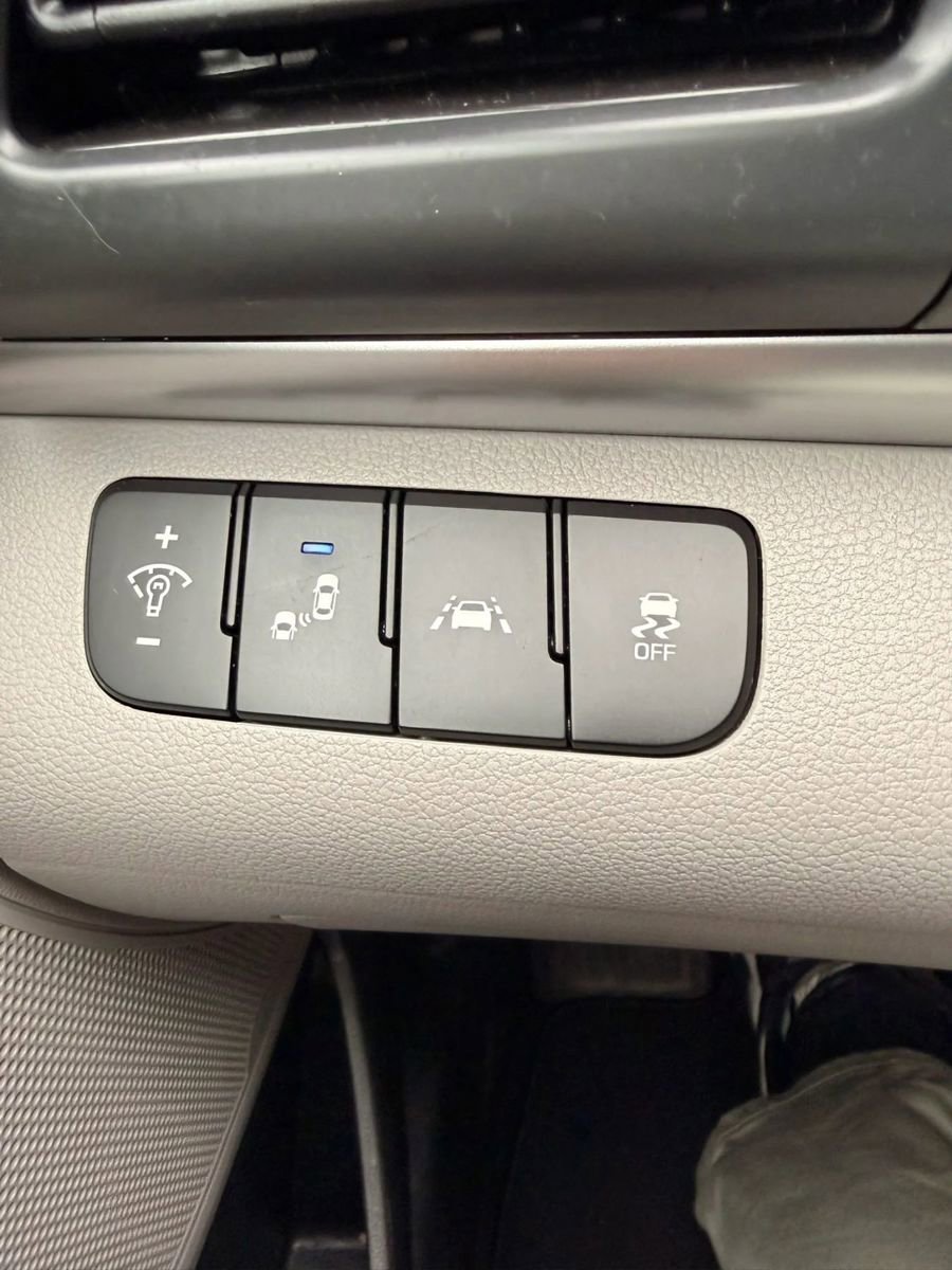 Used 2020 Hyundai Elantra SEL FWD image 10