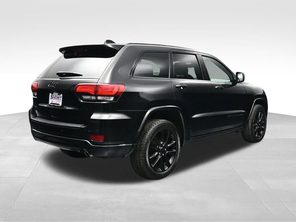Used 2018 Jeep Grand Cherokee Altitude AWD/4WD image 5