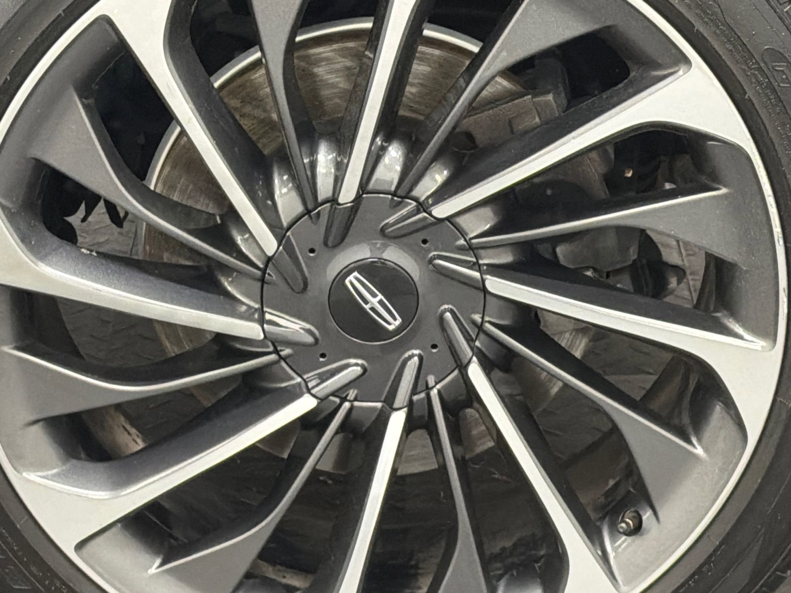 Used 2020 Lincoln Aviator Reserve AWD/4WD image 5
