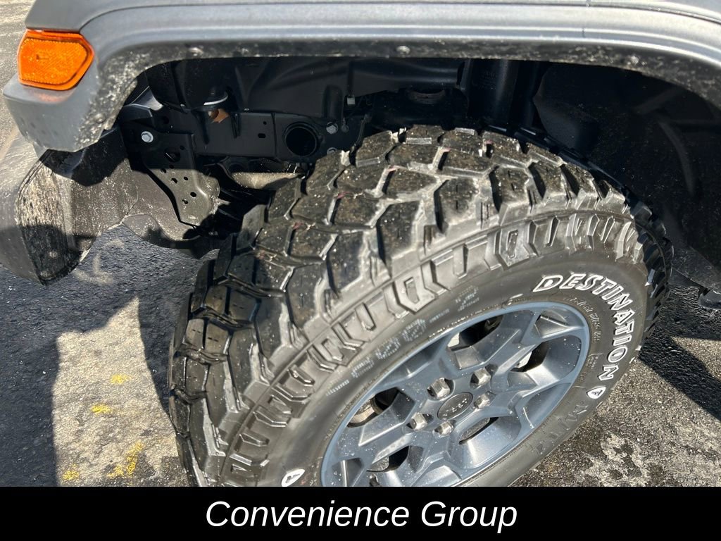 Used 2023 Jeep Wrangler Unlimited w/ Sun & Screen Package image 12