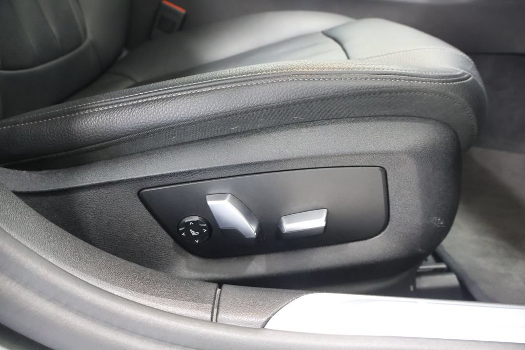 Used 2018 BMW 740i RWD image 22