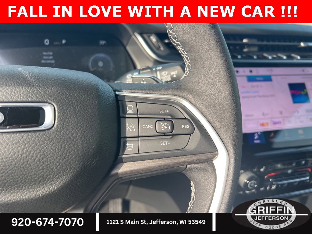 New 2025 Jeep Grand Cherokee Limited w/ Luxury Tech Group II image 17