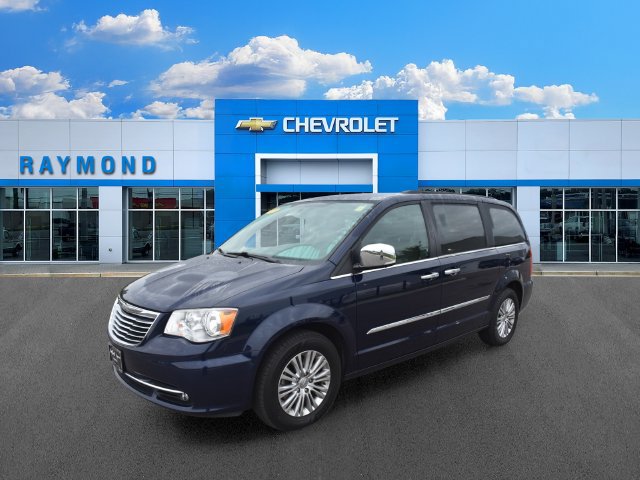 Used 2015 Chrysler Town & Country Touring-L w/ Driver Convenience Group FWD image 7