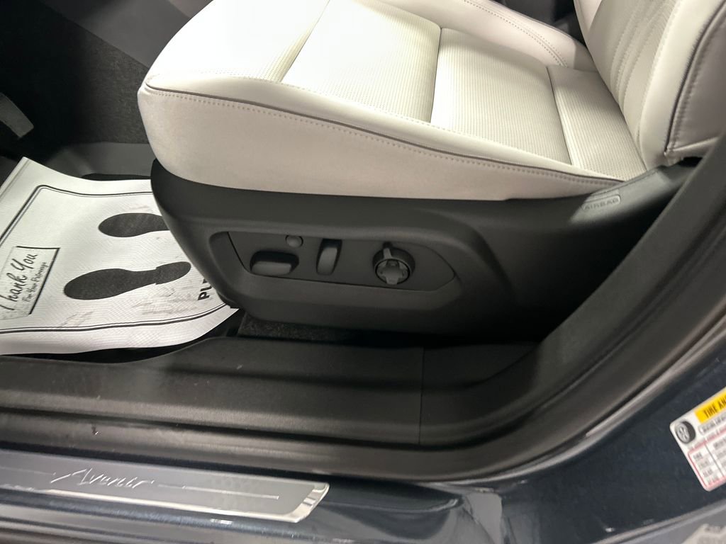 New 2026 Buick Envision Avenir AWD/4WD image 11