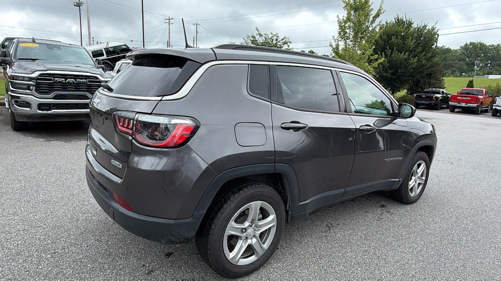 Used 2024 Jeep Compass Latitude AWD/4WD image 8
