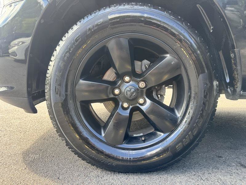 Used 2018 RAM 1500 Express w/ Black Ram 1500 Express Group AWD/4WD image 23
