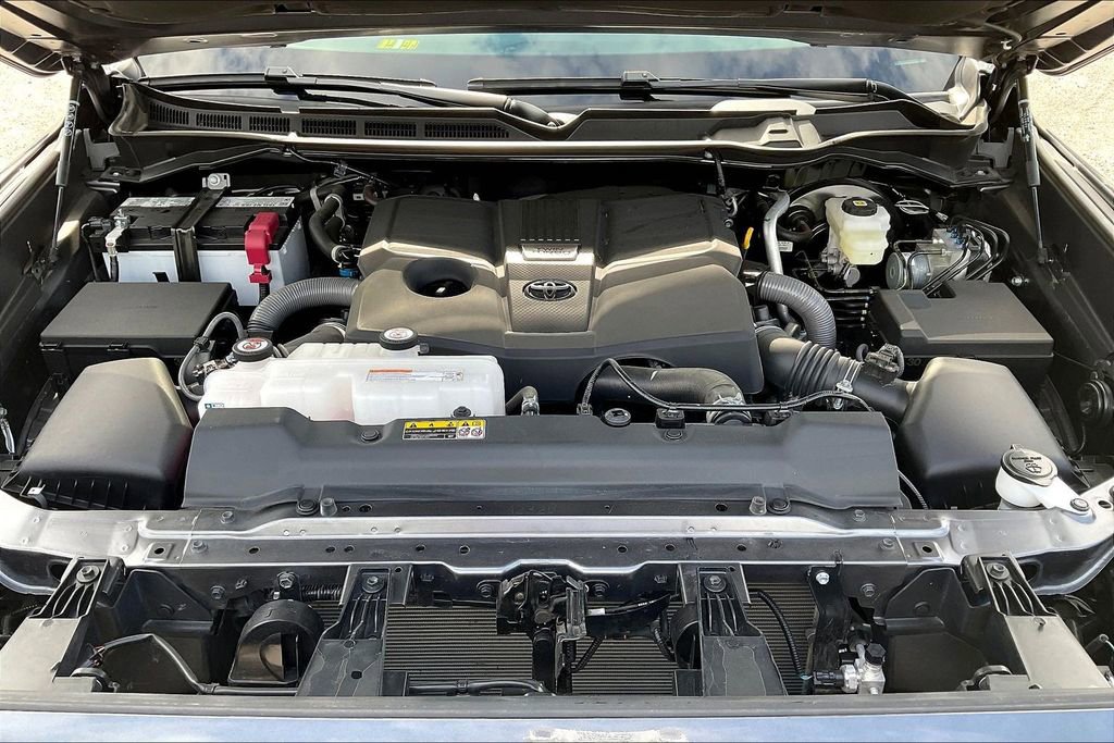 Used 2025 Toyota Tundra SR5 AWD/4WD image 9