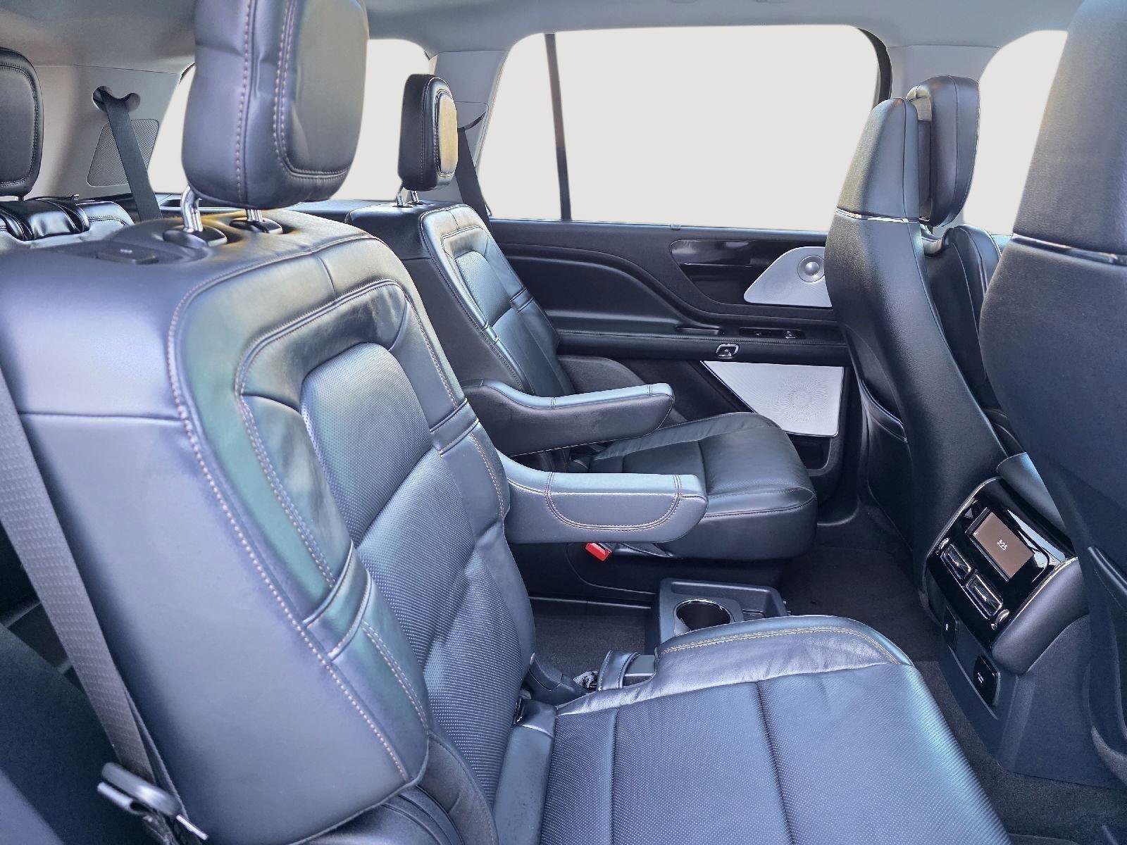 Used 2025 Lincoln Aviator Reserve w/ Equipment Group 201A image 14