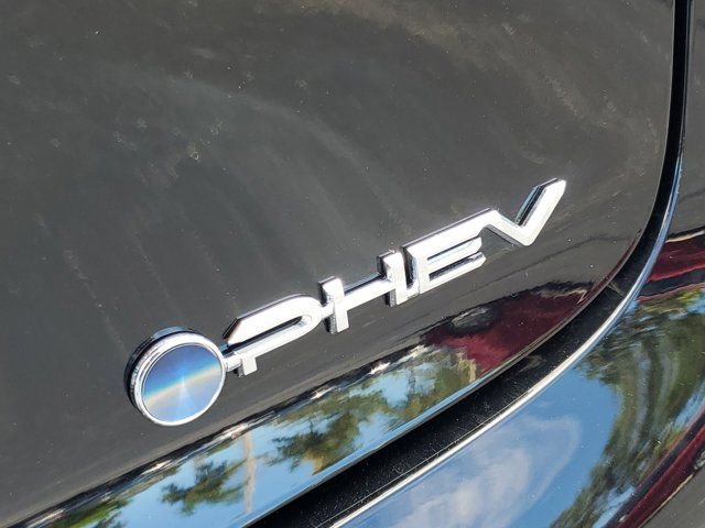 New 2025 Toyota Prius Plug-In Hybrid FWD image 6