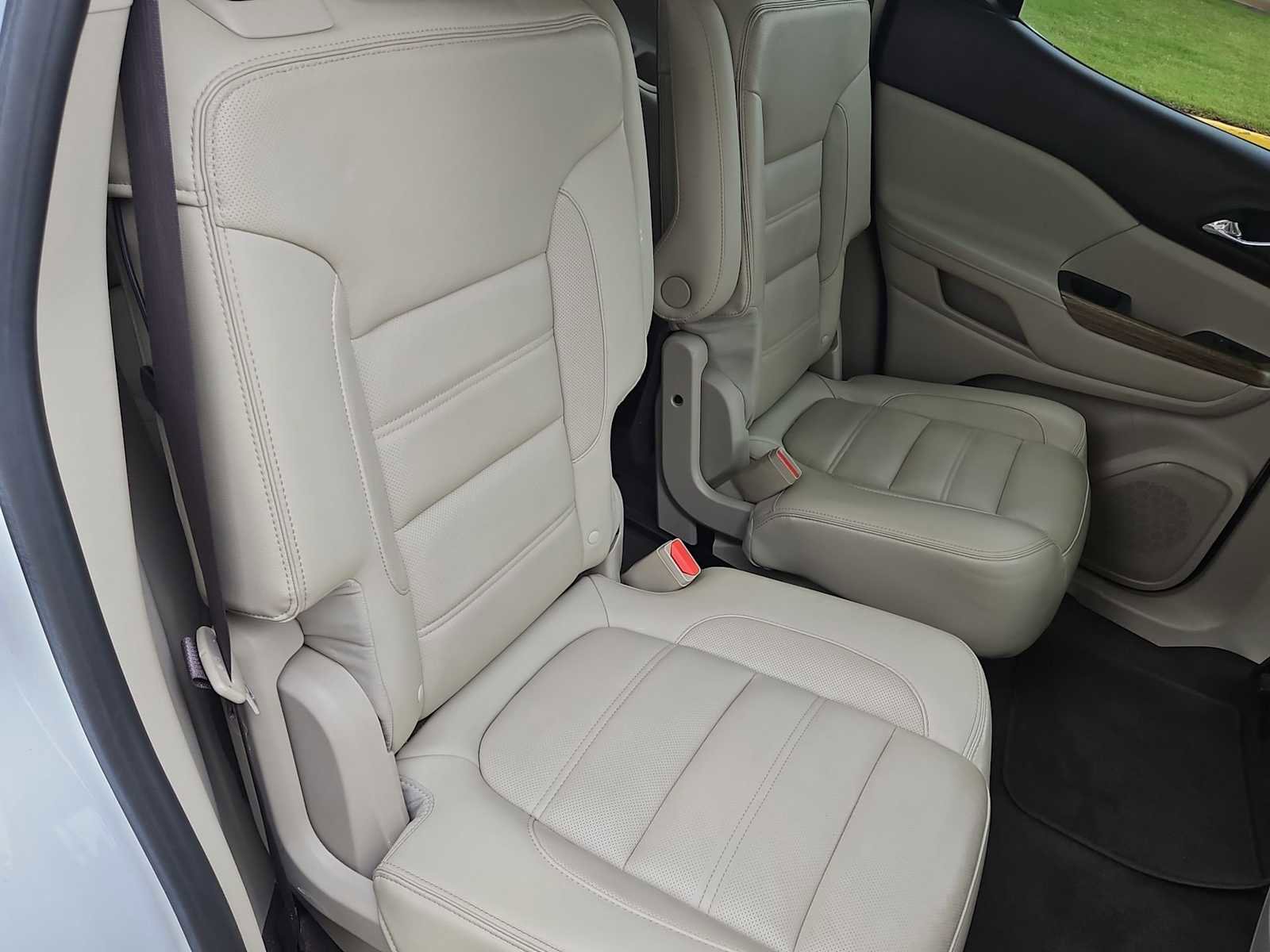 Used 2017 GMC Acadia Denali w/ Technology Package FWD image 22