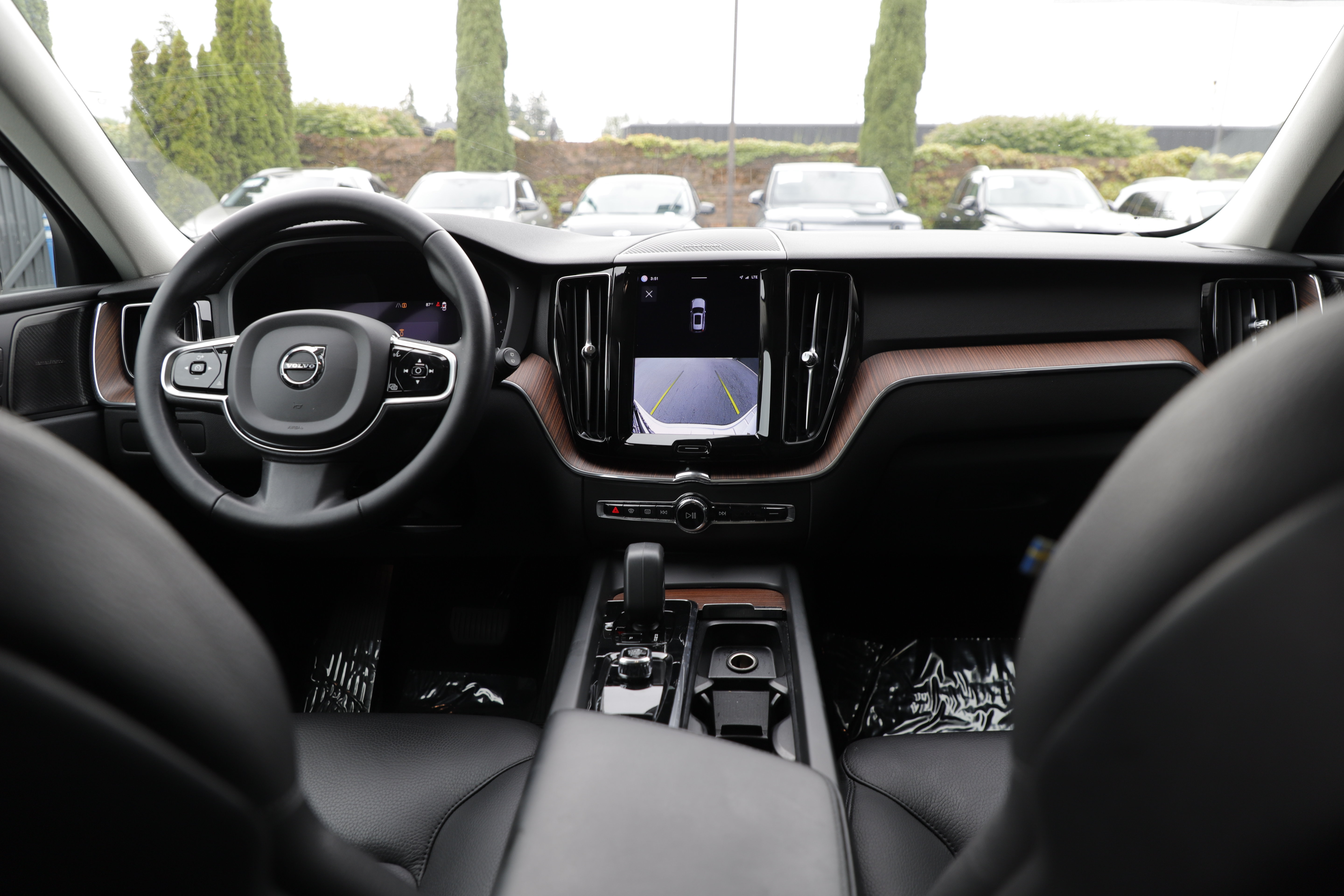 Used 2023 Volvo XC60 B5 Plus w/ Climate Package AWD/4WD image 13