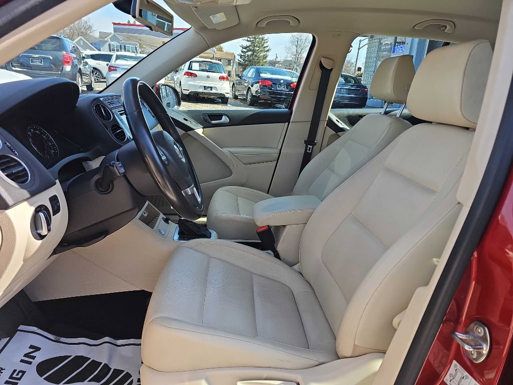 Used 2016 Volkswagen Tiguan S image 11
