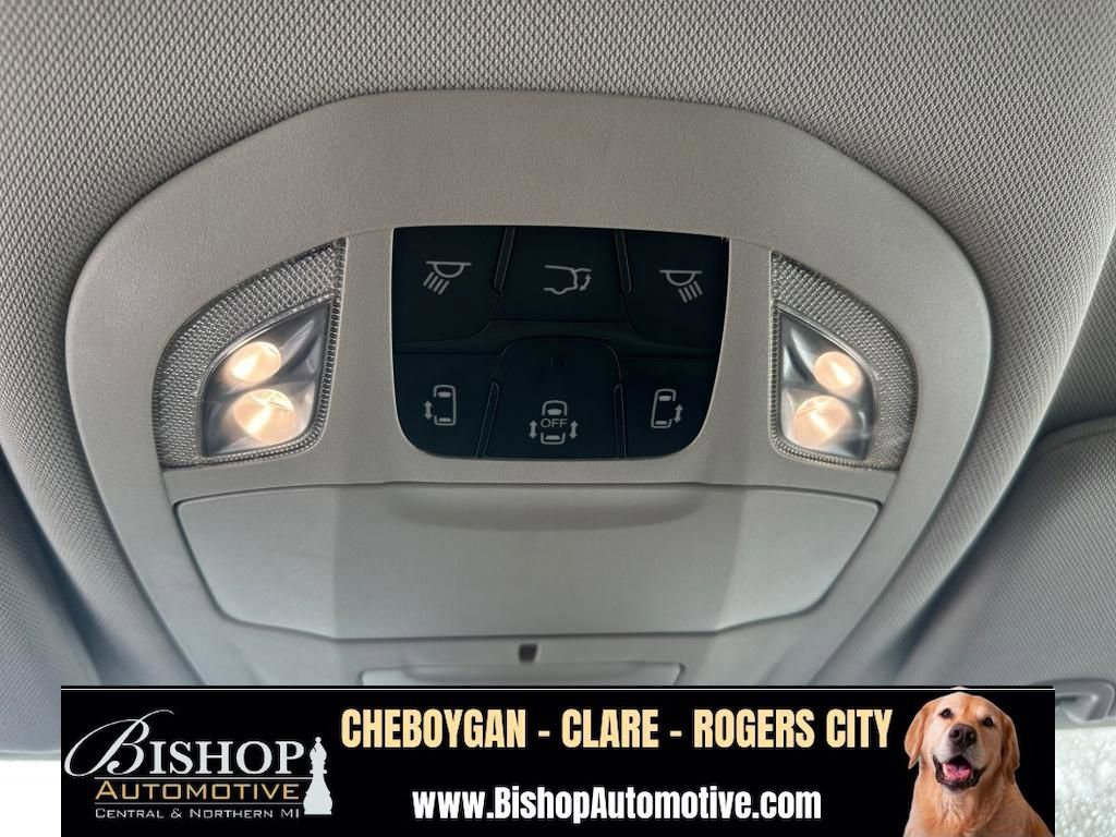 Used 2024 Chrysler Pacifica Touring-L FWD image 39