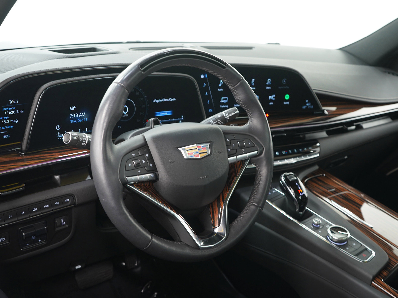 Used 2024 Cadillac Escalade Premium Luxury w/ Performance Package image 25