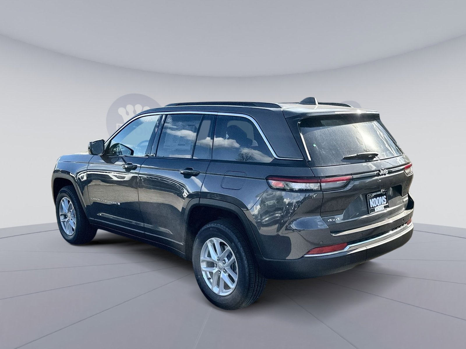 New 2025 Jeep Grand Cherokee Laredo w/ Luxury Tech Group I image 4