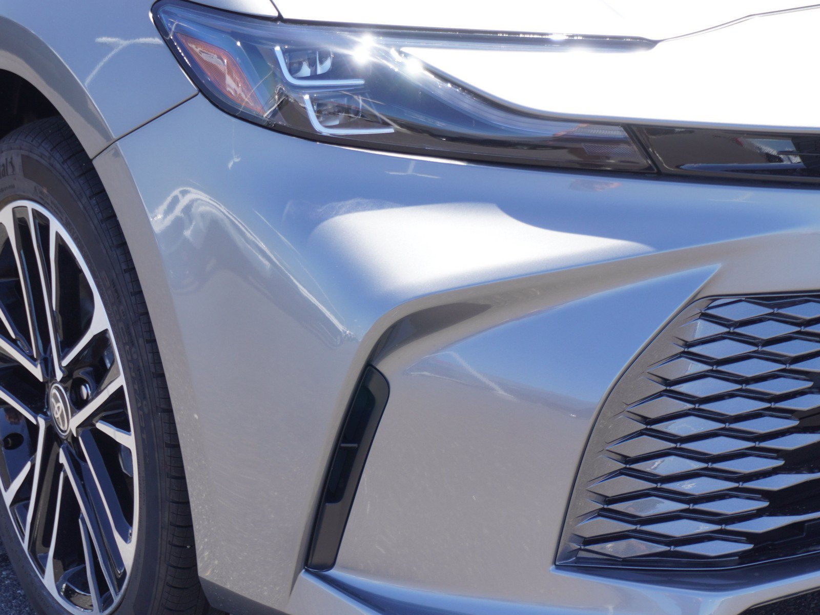 New 2026 Toyota Camry XLE AWD/4WD image 3