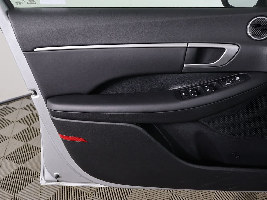 Certified 2025 Hyundai Sonata SEL FWD image 19