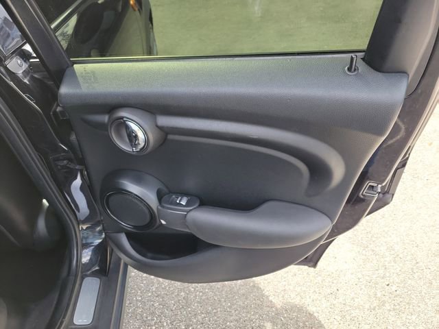 Used 2017 MINI Cooper 4-Door Hardtop image 30