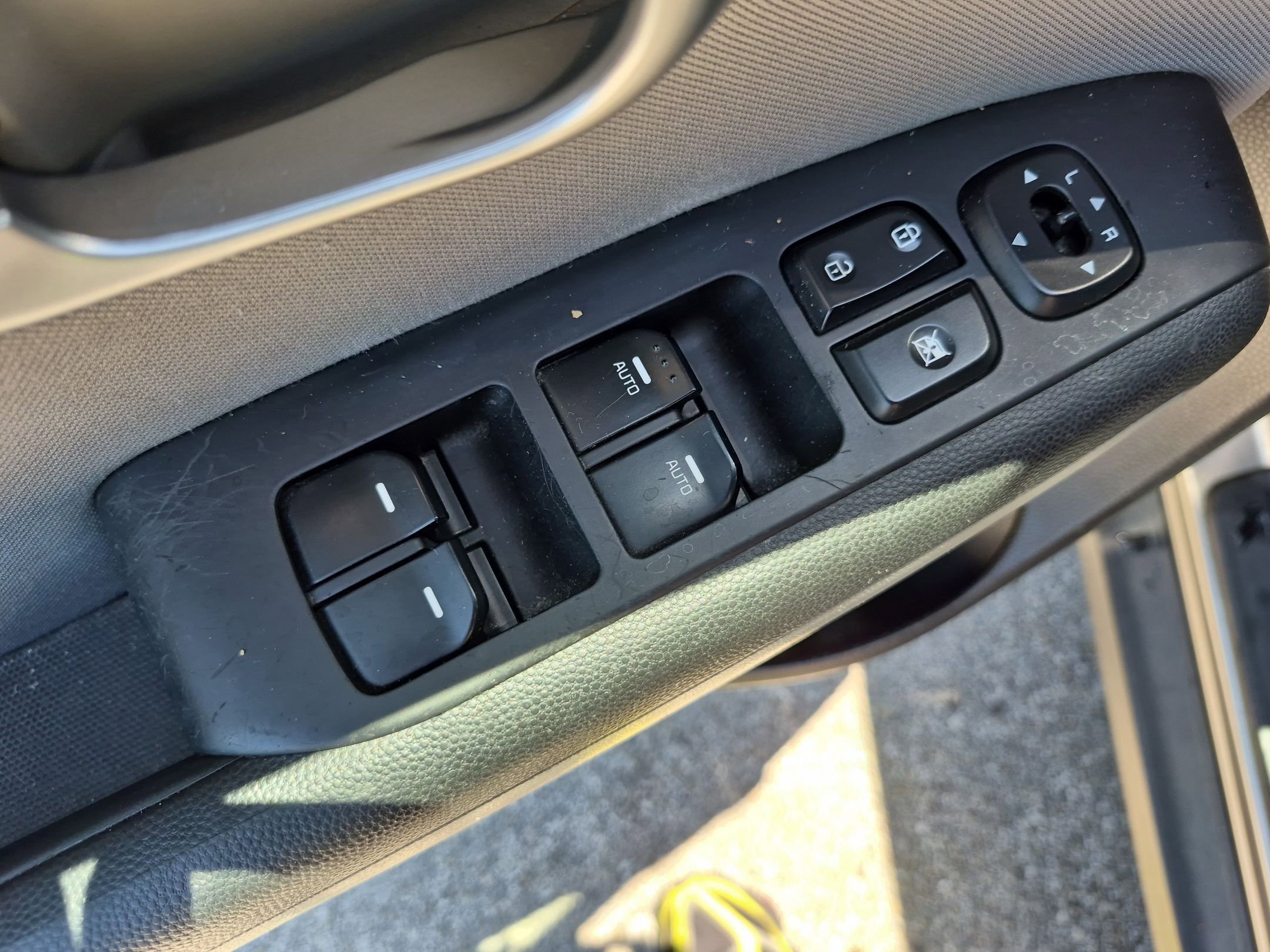 Used 2016 Kia Soul + FWD image 11
