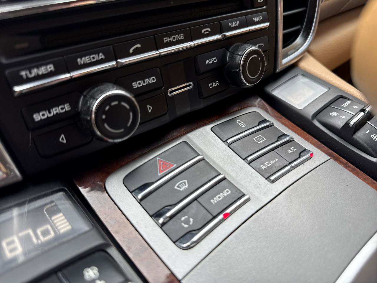 Used 2012 Porsche Panamera S image 49