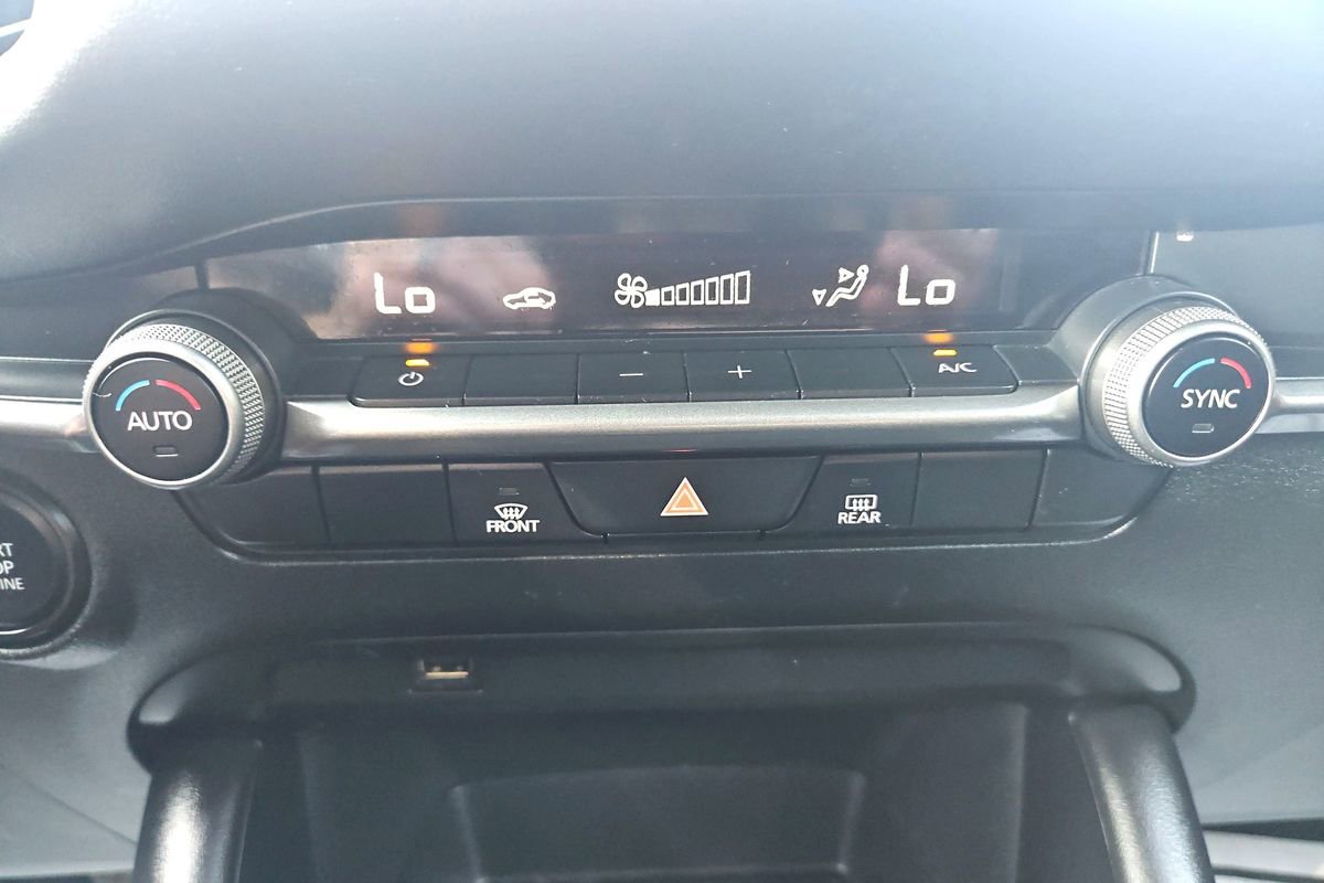 Used 2021 MAZDA MAZDA3 s image 27