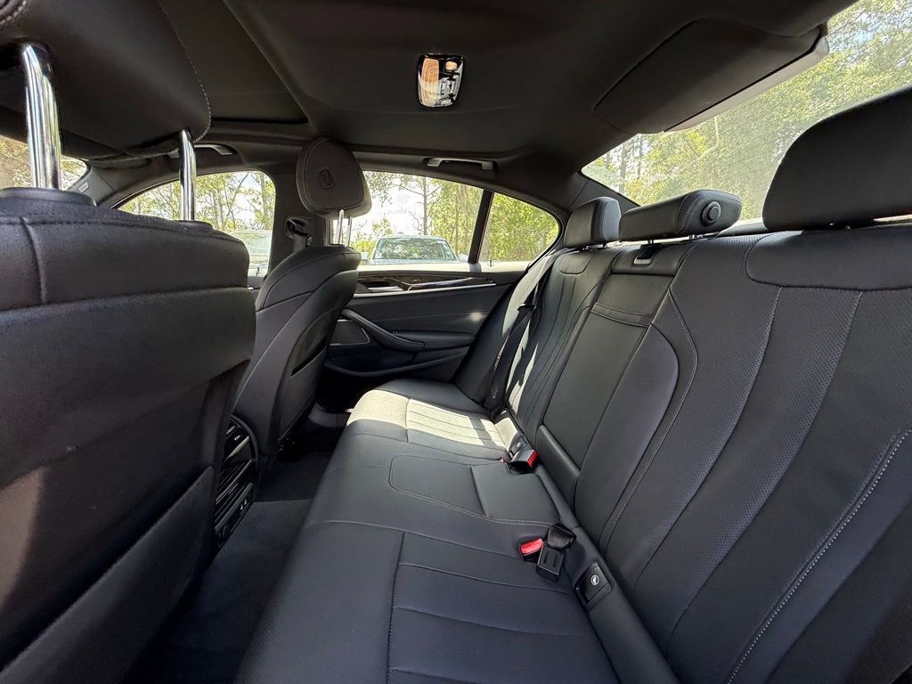 Used 2022 BMW 530i w/ M Sport Package image 18