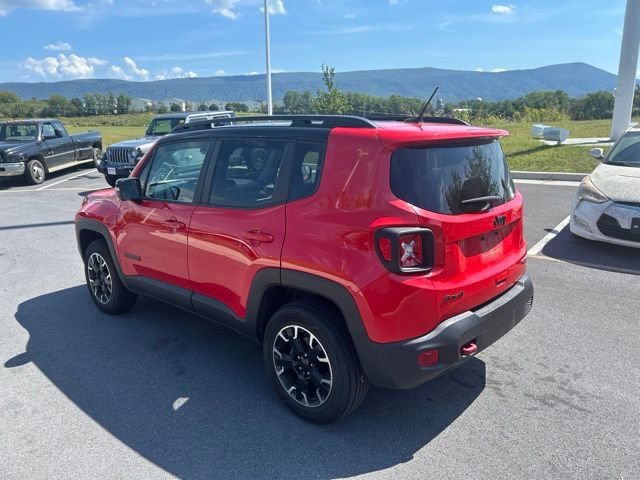 Used 2023 Jeep Renegade Trailhawk AWD/4WD image 3