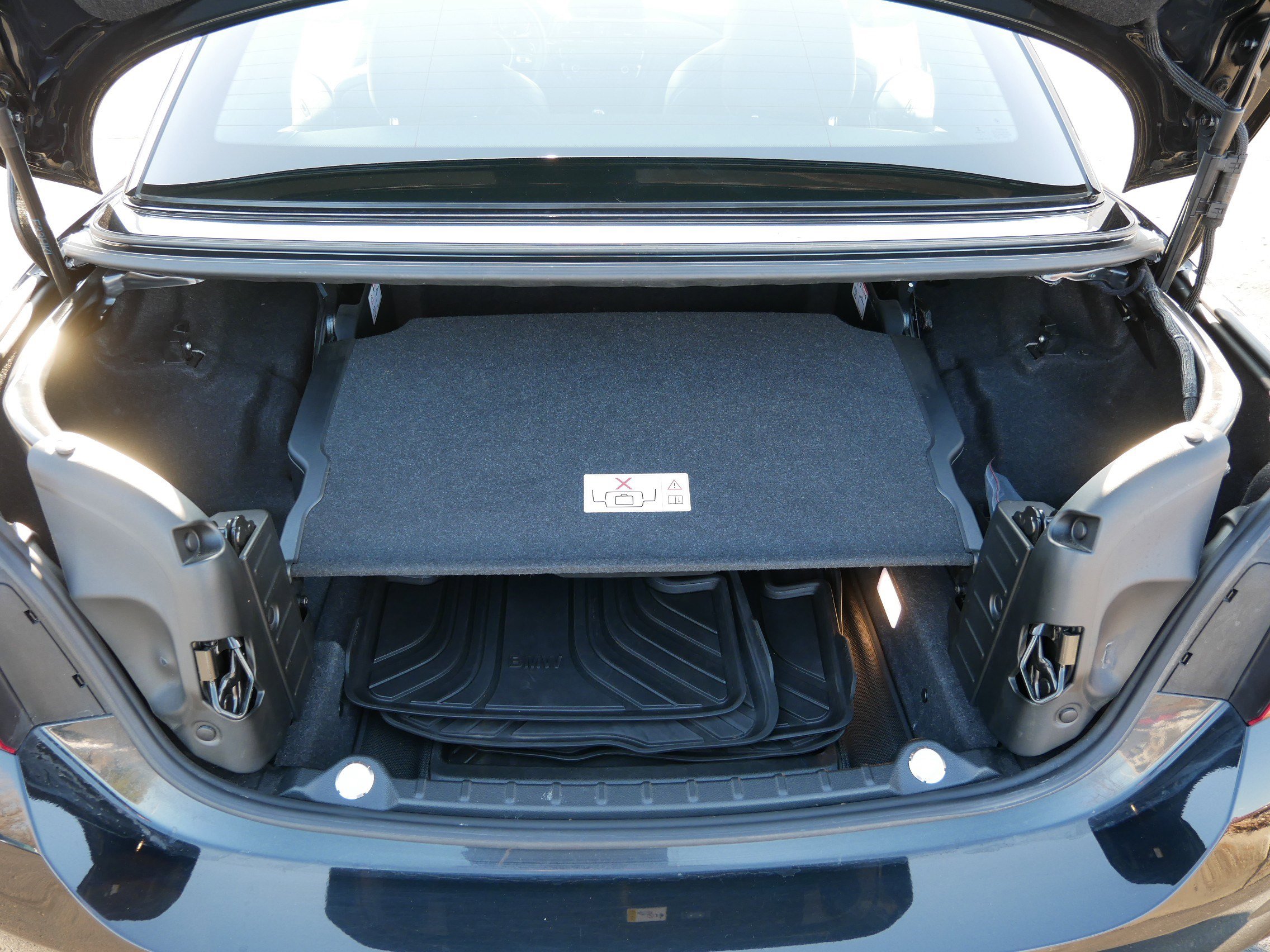 Used 2015 BMW M4 Convertible image 17