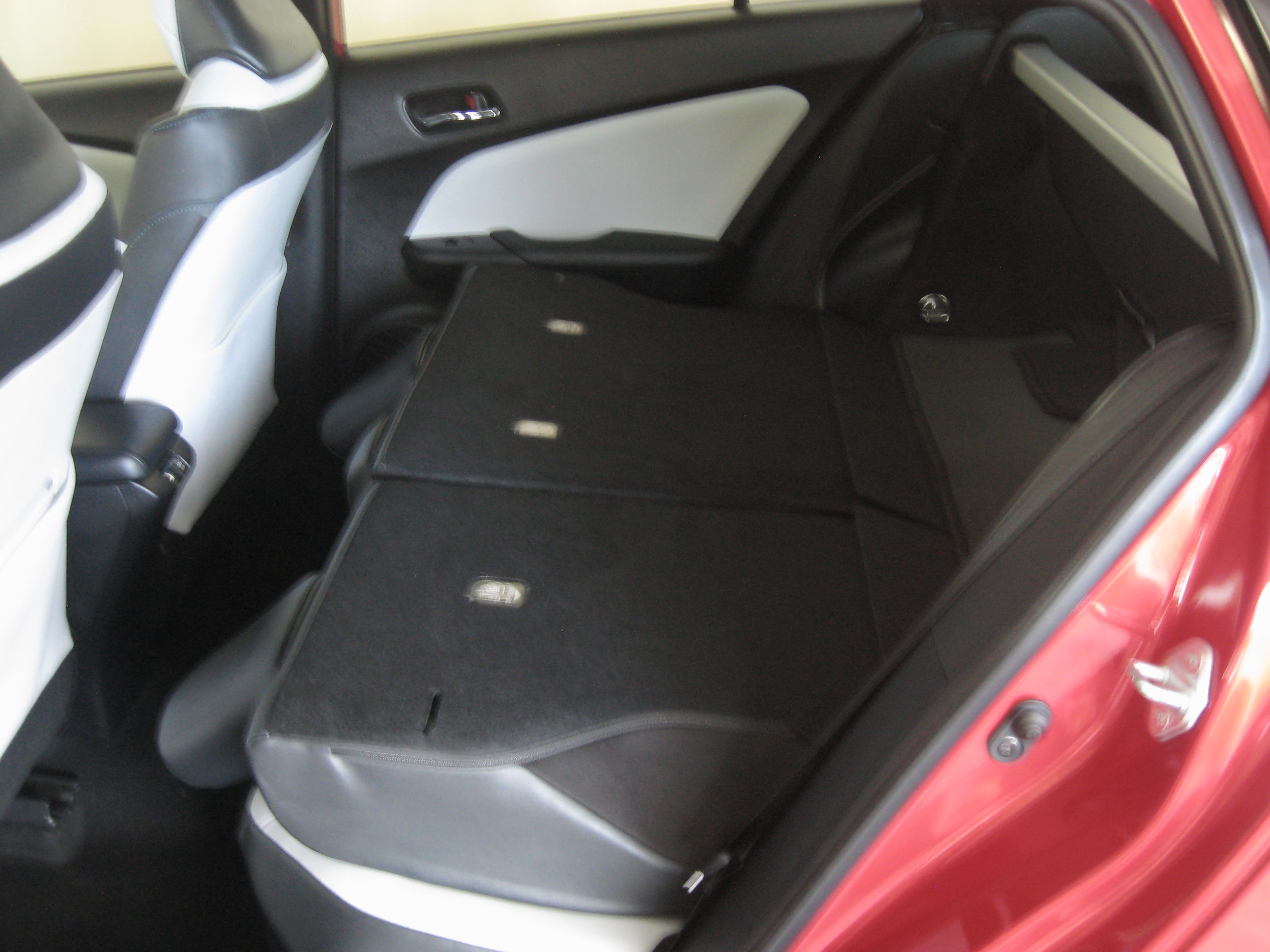 Used 2021 Toyota Prius XLE w/ Advanced Technology Package image 19