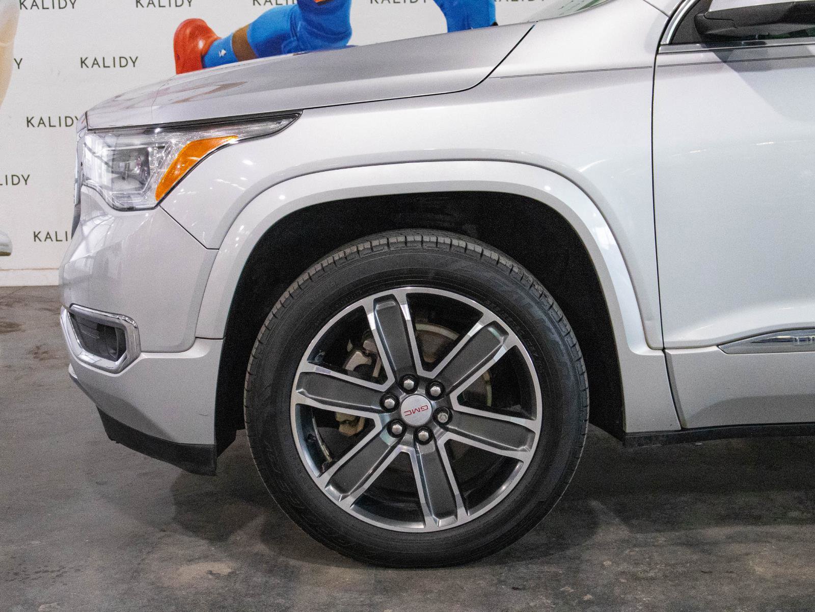 Used 2018 GMC Acadia Denali w/ LPO, Cargo Package FWD image 16