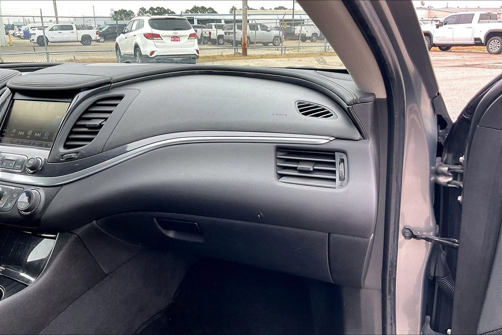 Used 2018 Chevrolet Impala LT FWD image 23