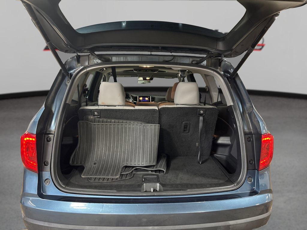 Used 2017 Honda Pilot Touring image 11