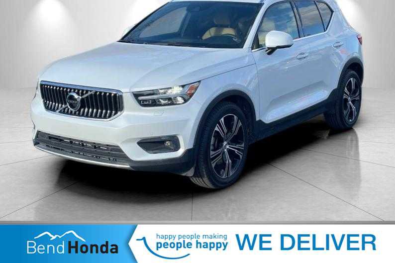 Used 2022 Volvo XC40 T5 Inscription w/ Climate Package