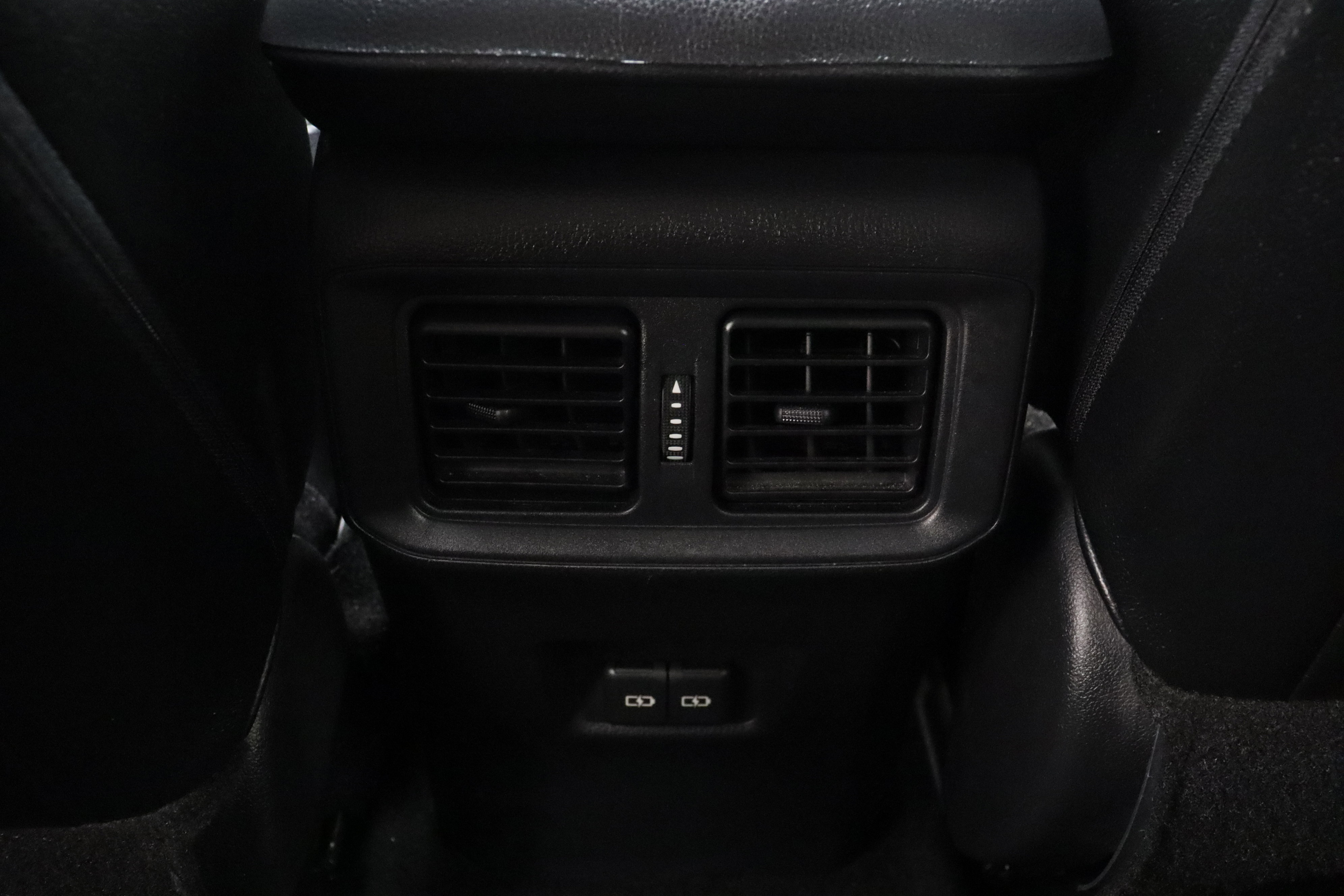 Used 2022 Toyota RAV4 XLE AWD/4WD image 30